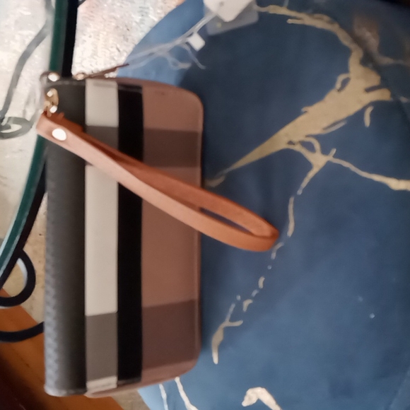 Bag. - Picture 2 of 2